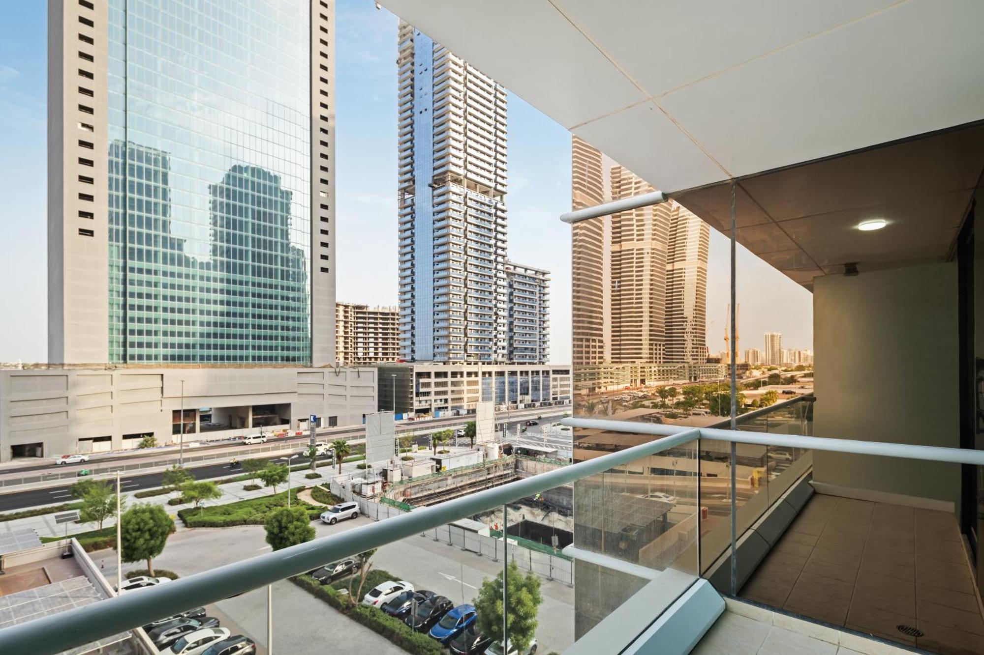 Apartment Splendid Close To Jbr Dubai